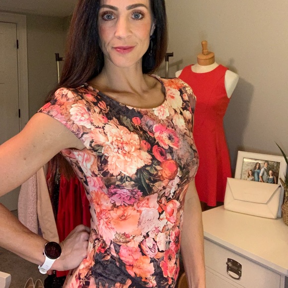 🌸 New York and Company Fitted Midi Dress - Picture 3 of 12